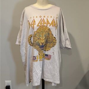 Def Leppard Graphic Oversized T-Shirt